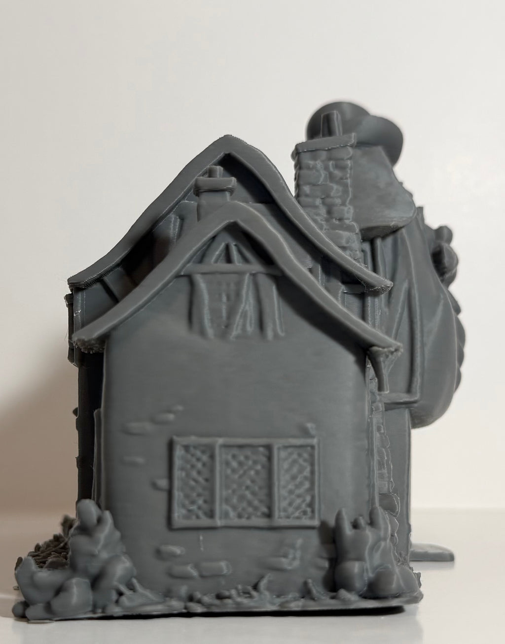 D&D fantasy building - whimsical cottage with detailed windows for 28mm scale