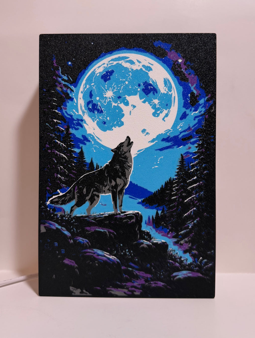 Howling Wolf Lightbox – LED Wildlife Wall Art for Nature & Wolf Lovers